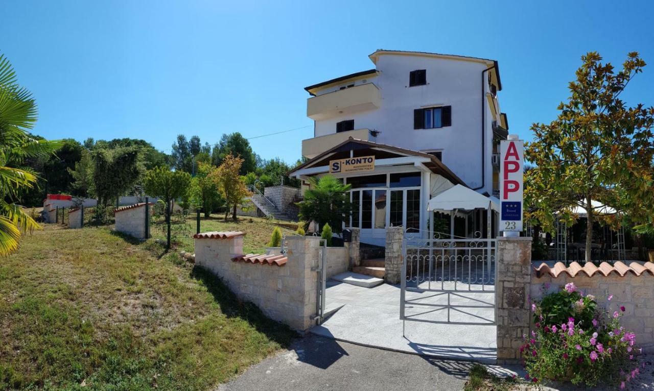 Apartments Lori Poreč Zewnętrze zdjęcie